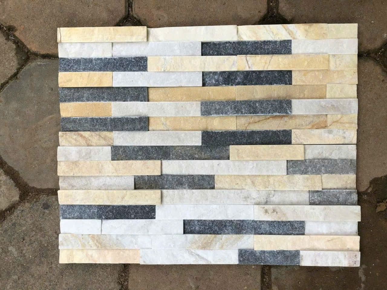 Đá ghép 3 màu 10x50cm ốp tường trang trí